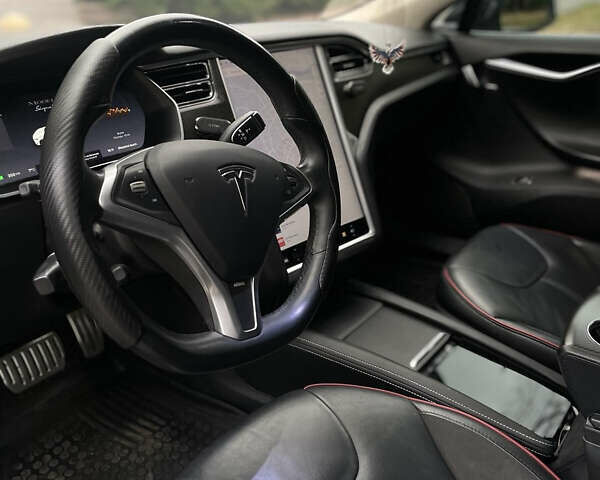 Белый Тесла Модель С, объемом двигателя 0 л и пробегом 178 тыс. км за 16000 $, фото 6 на Automoto.ua