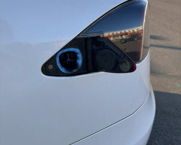 Белый Тесла Модель С, объемом двигателя 0 л и пробегом 178 тыс. км за 15500 $, фото 46 на Automoto.ua