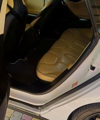 Белый Тесла Модель С, объемом двигателя 0 л и пробегом 161 тыс. км за 15100 $, фото 7 на Automoto.ua