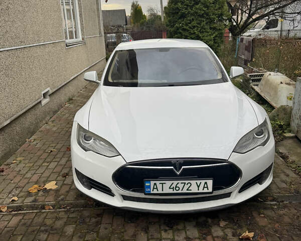 Белый Тесла Модель С, объемом двигателя 0 л и пробегом 150 тыс. км за 11499 $, фото 4 на Automoto.ua