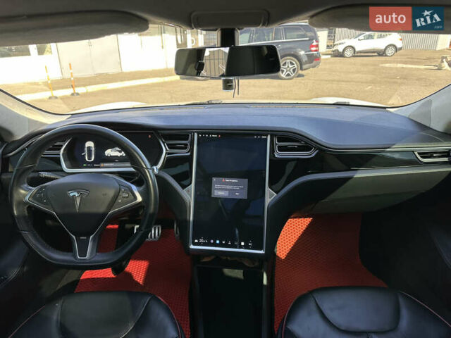 Белый Тесла Модель С, объемом двигателя 0 л и пробегом 230 тыс. км за 11999 $, фото 22 на Automoto.ua