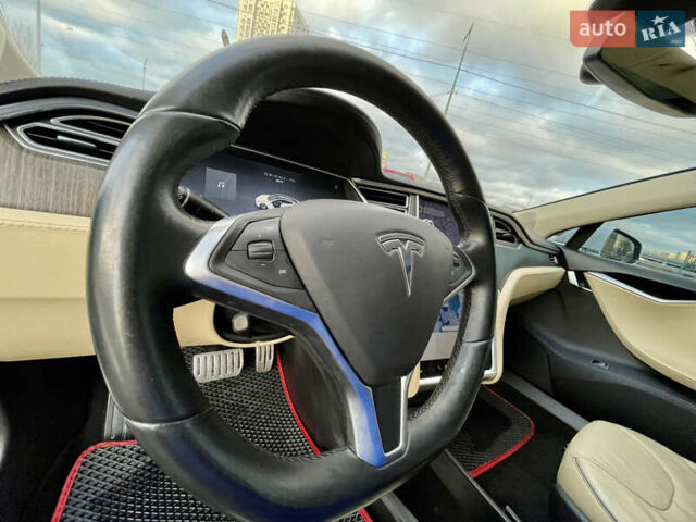 Белый Тесла Модель С, объемом двигателя 0 л и пробегом 210 тыс. км за 13100 $, фото 22 на Automoto.ua
