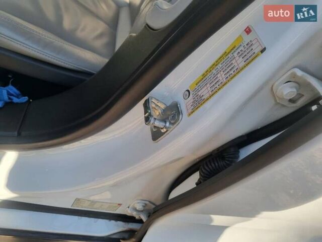 Белый Тесла Модель С, объемом двигателя 0 л и пробегом 190 тыс. км за 13200 $, фото 12 на Automoto.ua