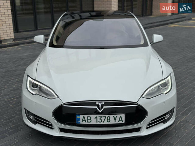 Білий Тесла Модель С, об'ємом двигуна 0 л та пробігом 113 тис. км за 12500 $, фото 10 на Automoto.ua