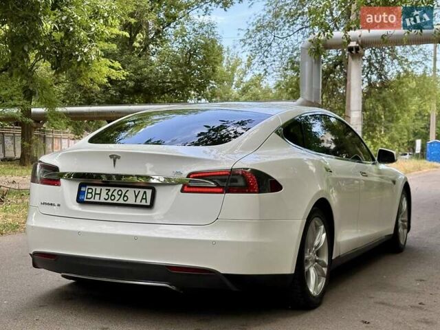 Белый Тесла Модель С, объемом двигателя 0 л и пробегом 103 тыс. км за 14600 $, фото 28 на Automoto.ua