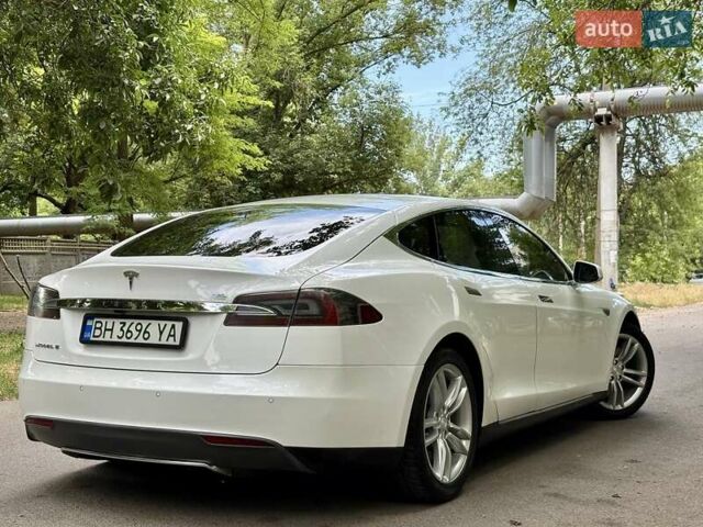 Белый Тесла Модель С, объемом двигателя 0 л и пробегом 103 тыс. км за 14600 $, фото 36 на Automoto.ua