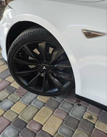 Белый Тесла Модель С, объемом двигателя 0 л и пробегом 161 тыс. км за 15100 $, фото 12 на Automoto.ua