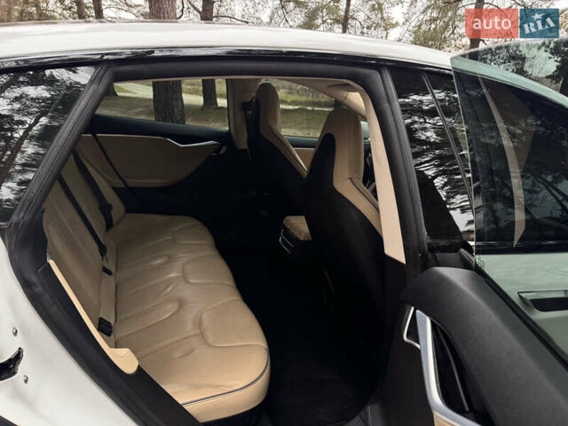 Білий Тесла Модель С, об'ємом двигуна 0 л та пробігом 115 тис. км за 15800 $, фото 9 на Automoto.ua