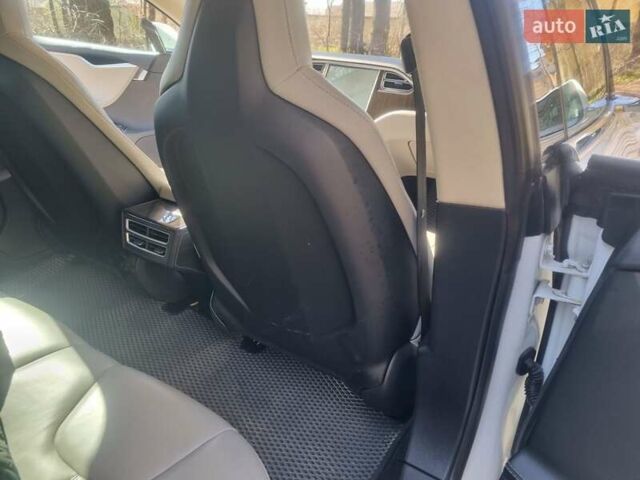 Белый Тесла Модель С, объемом двигателя 0 л и пробегом 190 тыс. км за 13200 $, фото 21 на Automoto.ua