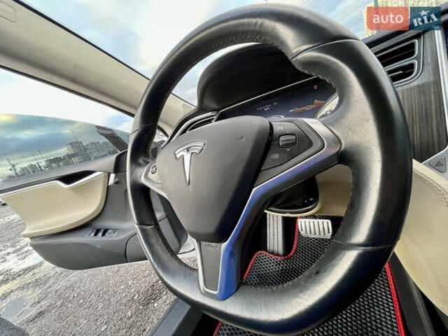 Белый Тесла Модель С, объемом двигателя 0 л и пробегом 210 тыс. км за 13100 $, фото 21 на Automoto.ua