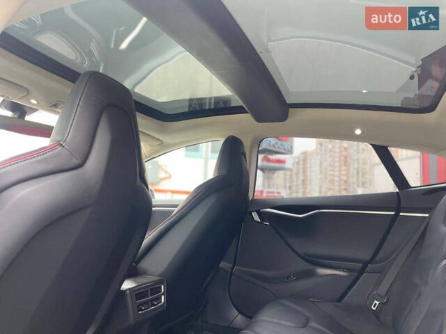 Белый Тесла Модель С, объемом двигателя 0 л и пробегом 165 тыс. км за 13200 $, фото 35 на Automoto.ua