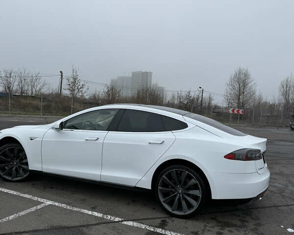 Белый Тесла Модель С, объемом двигателя 0 л и пробегом 118 тыс. км за 12000 $, фото 21 на Automoto.ua