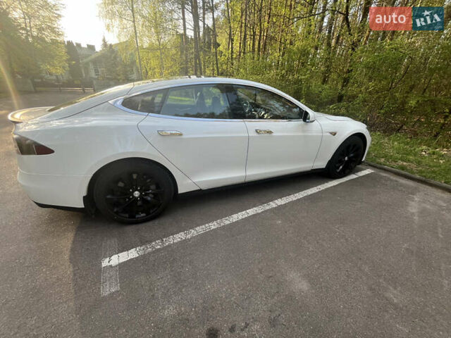 Білий Тесла Модель С, об'ємом двигуна 0 л та пробігом 105 тис. км за 13500 $, фото 17 на Automoto.ua