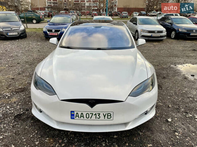 Белый Тесла Модель С, объемом двигателя 0 л и пробегом 210 тыс. км за 13100 $, фото 3 на Automoto.ua