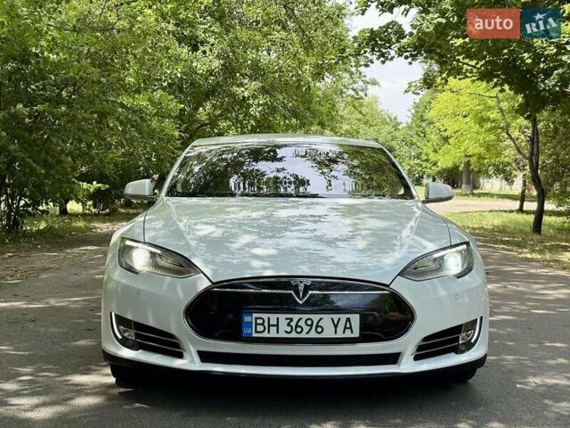Белый Тесла Модель С, объемом двигателя 0 л и пробегом 103 тыс. км за 14600 $, фото 2 на Automoto.ua