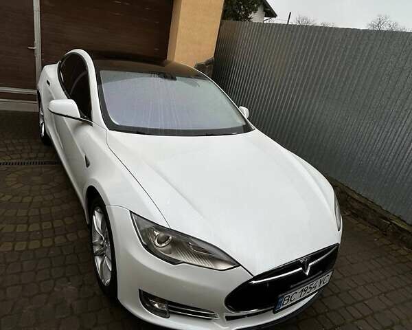 Белый Тесла Модель С, объемом двигателя 0 л и пробегом 213 тыс. км за 13400 $, фото 2 на Automoto.ua