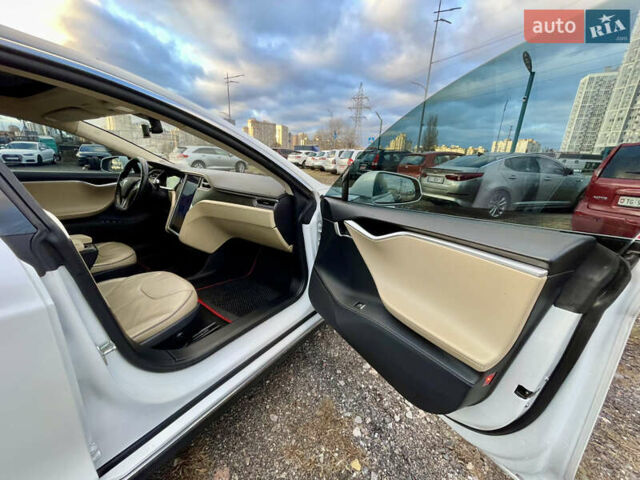 Белый Тесла Модель С, объемом двигателя 0 л и пробегом 210 тыс. км за 13100 $, фото 25 на Automoto.ua