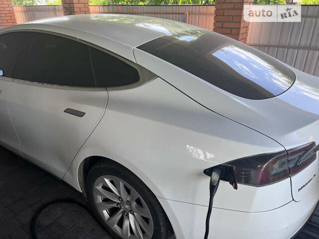 Белый Тесла Модель С, объемом двигателя 0 л и пробегом 139 тыс. км за 12500 $, фото 2 на Automoto.ua