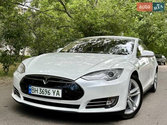 Белый Тесла Модель С, объемом двигателя 0 л и пробегом 103 тыс. км за 14600 $, фото 35 на Automoto.ua