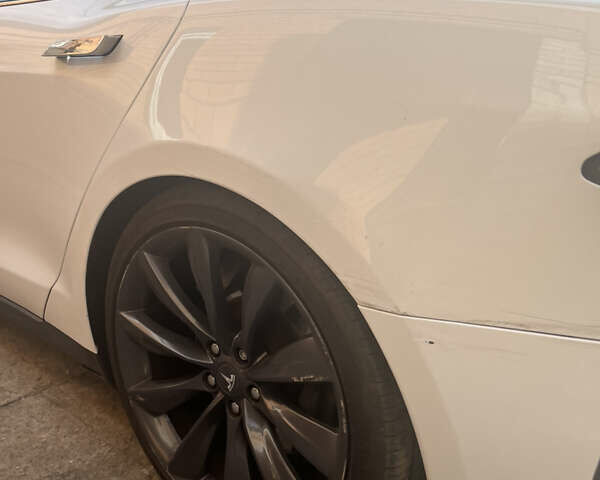 Білий Тесла Модель С, об'ємом двигуна 0 л та пробігом 201 тис. км за 14700 $, фото 9 на Automoto.ua