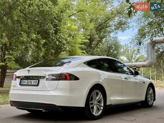 Белый Тесла Модель С, объемом двигателя 0 л и пробегом 103 тыс. км за 14600 $, фото 29 на Automoto.ua