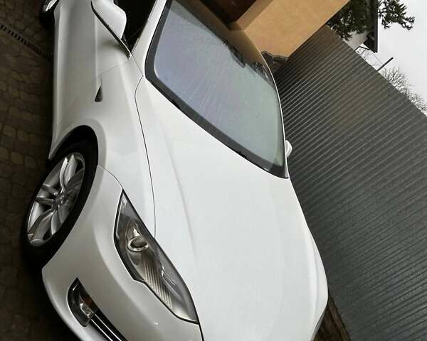 Белый Тесла Модель С, объемом двигателя 0 л и пробегом 213 тыс. км за 13400 $, фото 1 на Automoto.ua