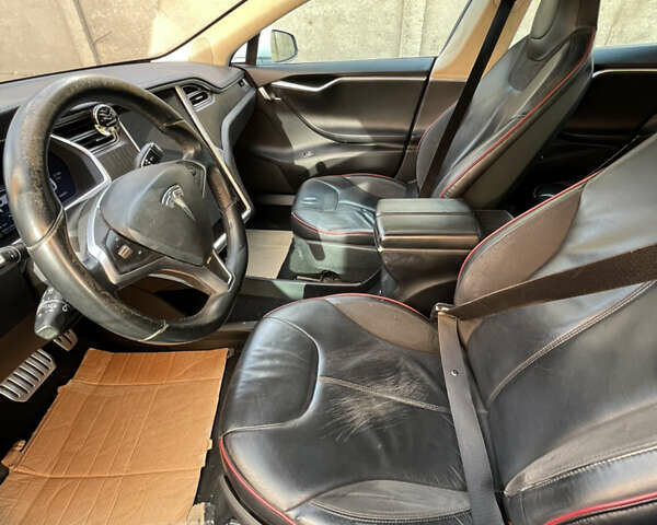 Білий Тесла Модель С, об'ємом двигуна 0 л та пробігом 201 тис. км за 14700 $, фото 5 на Automoto.ua