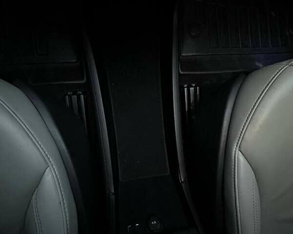 Белый Тесла Модель С, объемом двигателя 0 л и пробегом 213 тыс. км за 13400 $, фото 13 на Automoto.ua