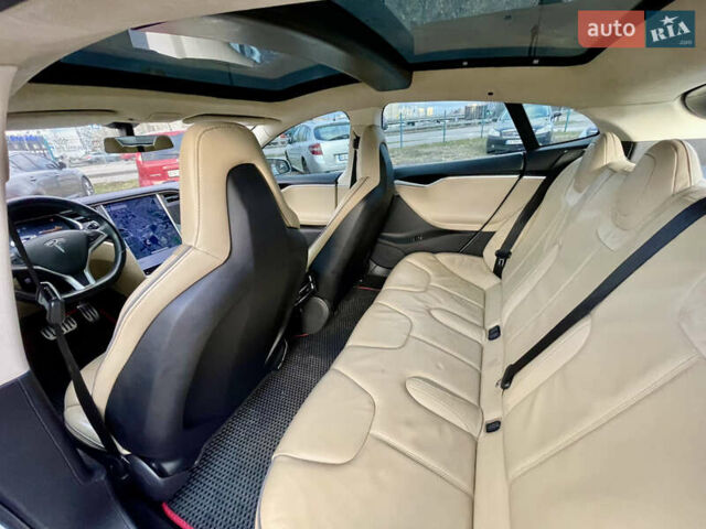 Белый Тесла Модель С, объемом двигателя 0 л и пробегом 210 тыс. км за 13100 $, фото 32 на Automoto.ua