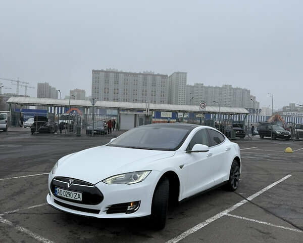 Белый Тесла Модель С, объемом двигателя 0 л и пробегом 118 тыс. км за 12000 $, фото 14 на Automoto.ua