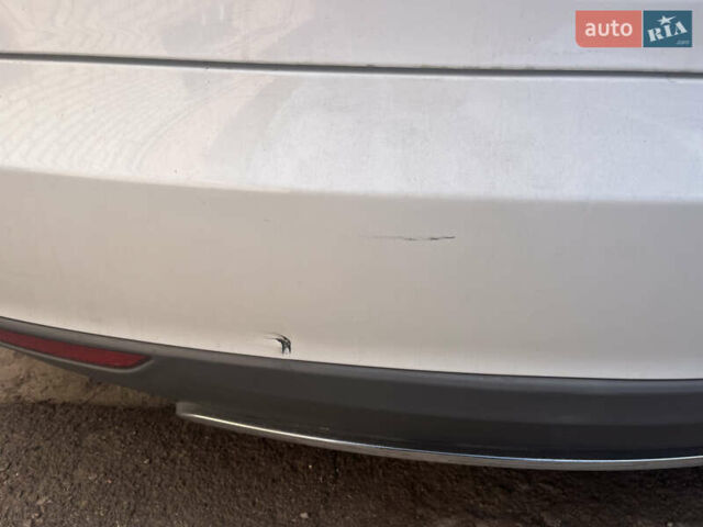 Білий Тесла Модель С, об'ємом двигуна 0 л та пробігом 201 тис. км за 14700 $, фото 8 на Automoto.ua