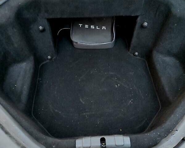 Білий Тесла Модель С, об'ємом двигуна 0 л та пробігом 197 тис. км за 11000 $, фото 10 на Automoto.ua
