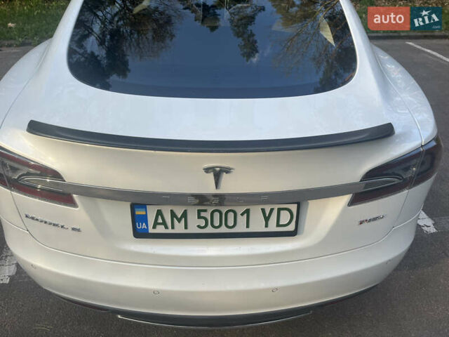 Білий Тесла Модель С, об'ємом двигуна 0 л та пробігом 105 тис. км за 13500 $, фото 16 на Automoto.ua