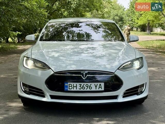 Белый Тесла Модель С, объемом двигателя 0 л и пробегом 103 тыс. км за 14600 $, фото 5 на Automoto.ua