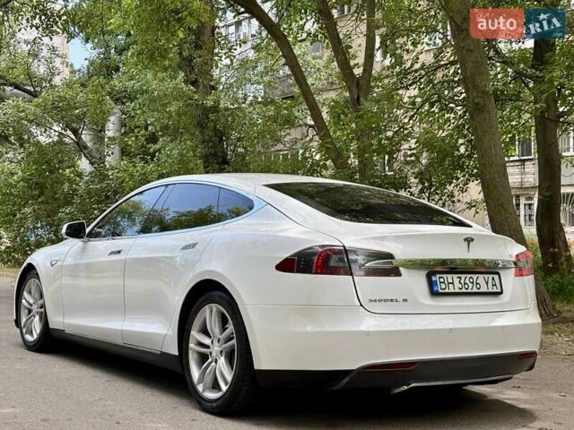 Белый Тесла Модель С, объемом двигателя 0 л и пробегом 103 тыс. км за 14600 $, фото 22 на Automoto.ua
