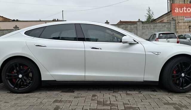 Белый Тесла Модель С, объемом двигателя 0 л и пробегом 159 тыс. км за 14950 $, фото 16 на Automoto.ua