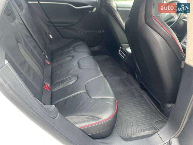 Белый Тесла Модель С, объемом двигателя 0 л и пробегом 165 тыс. км за 13200 $, фото 36 на Automoto.ua