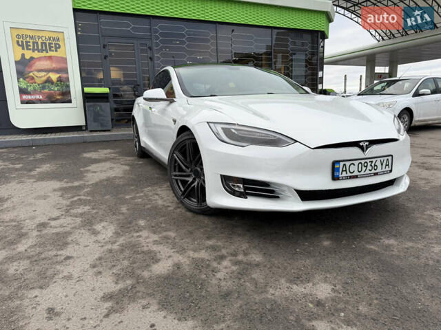Белый Тесла Модель С, объемом двигателя 0 л и пробегом 232 тыс. км за 11700 $, фото 1 на Automoto.ua