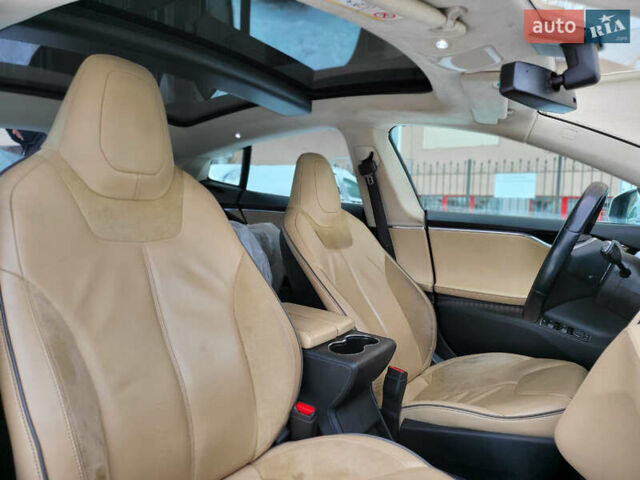 Білий Тесла Модель С, об'ємом двигуна 0 л та пробігом 177 тис. км за 12700 $, фото 12 на Automoto.ua