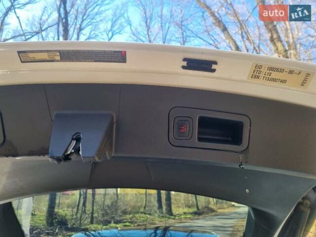 Белый Тесла Модель С, объемом двигателя 0 л и пробегом 190 тыс. км за 13200 $, фото 6 на Automoto.ua