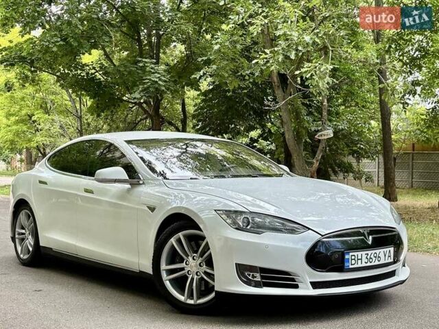 Белый Тесла Модель С, объемом двигателя 0 л и пробегом 103 тыс. км за 14600 $, фото 46 на Automoto.ua