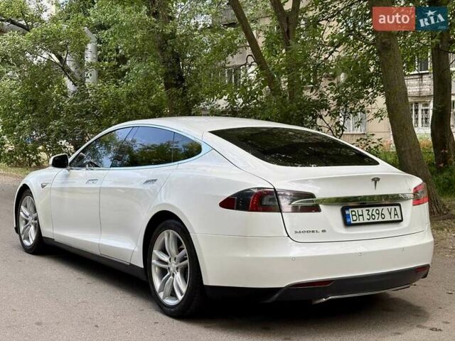 Белый Тесла Модель С, объемом двигателя 0 л и пробегом 103 тыс. км за 14600 $, фото 24 на Automoto.ua