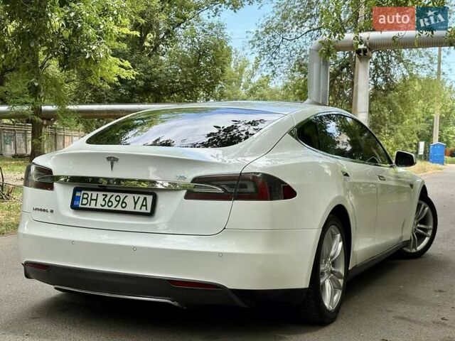 Белый Тесла Модель С, объемом двигателя 0 л и пробегом 103 тыс. км за 14600 $, фото 42 на Automoto.ua