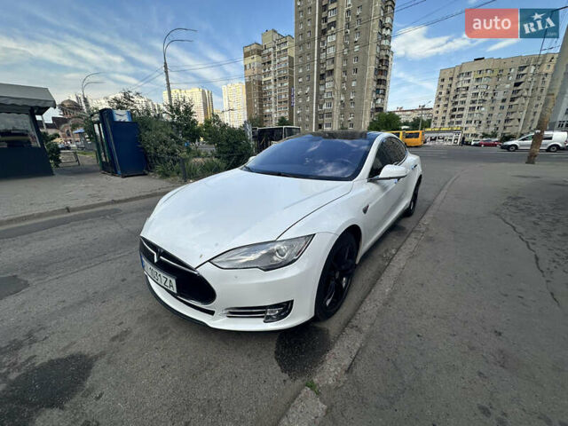 Белый Тесла Модель С, объемом двигателя 0 л и пробегом 223 тыс. км за 15999 $, фото 2 на Automoto.ua