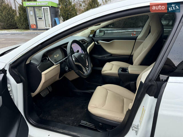 Белый Тесла Модель С, объемом двигателя 0 л и пробегом 232 тыс. км за 11700 $, фото 7 на Automoto.ua