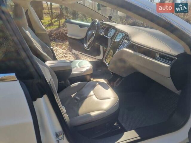 Белый Тесла Модель С, объемом двигателя 0 л и пробегом 190 тыс. км за 13200 $, фото 23 на Automoto.ua