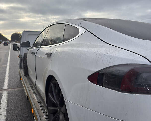 Білий Тесла Модель С, об'ємом двигуна 0 л та пробігом 190 тис. км за 7500 $, фото 1 на Automoto.ua