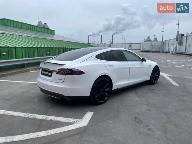 Белый Тесла Модель С, объемом двигателя 0 л и пробегом 165 тыс. км за 13200 $, фото 4 на Automoto.ua
