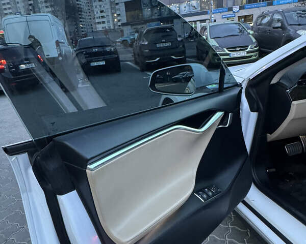 Білий Тесла Модель С, об'ємом двигуна 0 л та пробігом 147 тис. км за 15300 $, фото 8 на Automoto.ua
