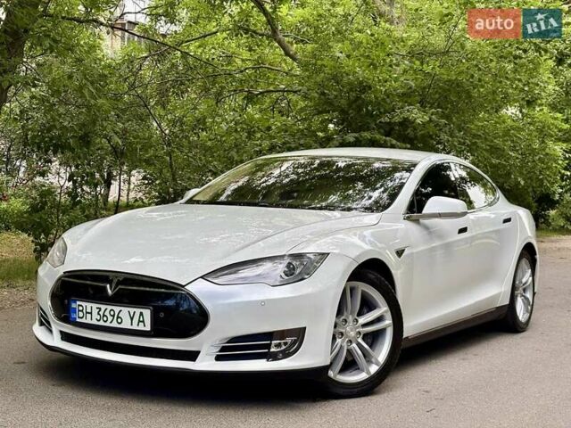Белый Тесла Модель С, объемом двигателя 0 л и пробегом 103 тыс. км за 14600 $, фото 33 на Automoto.ua
